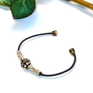 Beaded rhinestone bracelet with magnetic closure black and white